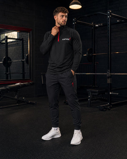 Aspire1 1/4 Zip worn in the gym